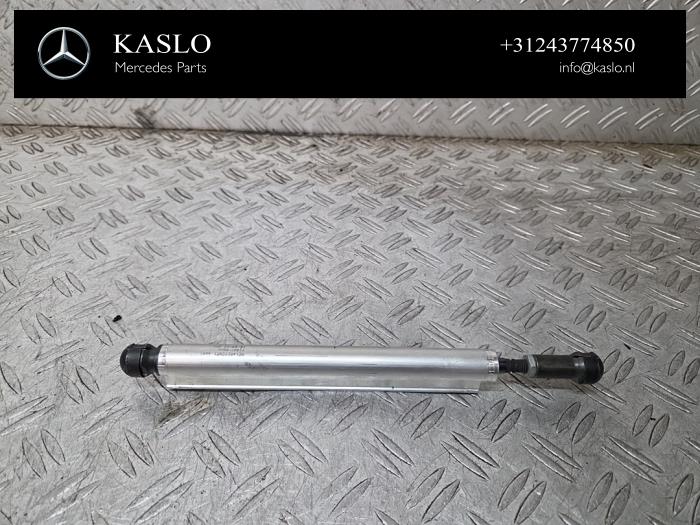 Gebruikte Kofferdekseldemper links-achter Mercedes SLK (R172) 1.8 200 16V BlueEFFICIENCY Prijs € 75,00 Margeregeling aangeboden door kaslo auto parts