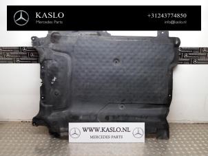 Gebruikte Motor Beschermplaat Mercedes C Estate (S205) C-220 CDI BlueTEC, C-220 d 2.2 16V Prijs op aanvraag aangeboden door kaslo auto parts