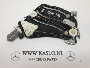 Gebruikte Ruitmechaniek 2Deurs rechts-achter Mercedes SLK (R171) Prijs op aanvraag aangeboden door kaslo auto parts