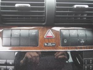Gebruikte ESP Schakelaar Mercedes C (W203) 1.8 C-180K 16V Prijs op aanvraag aangeboden door kaslo auto parts