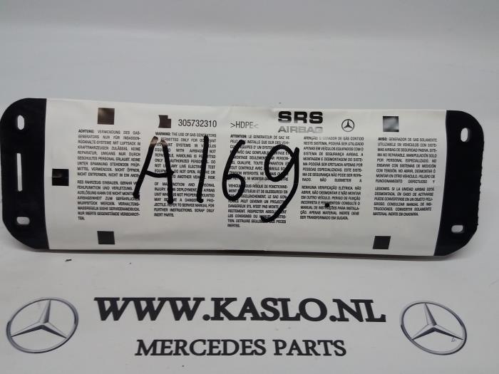 Airbag knie rechts van een Mercedes-Benz A (W169)  2010