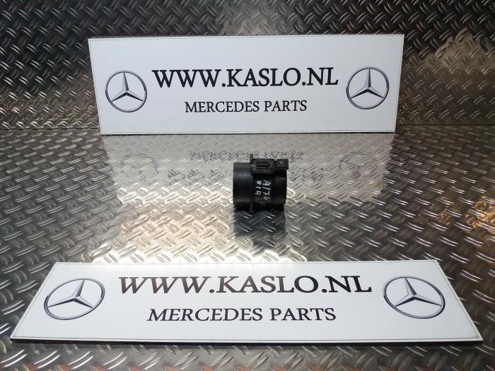Luchtmassameter van een Mercedes-Benz A (W176) 1.5 A-180 CDI, A-180d 16V 2014