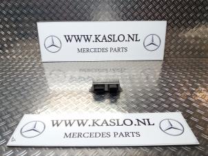 Gebruikte Gloeirelais Mercedes A (W176) 1.5 A-180 CDI, A-180d 16V Prijs € 50,00 Margeregeling aangeboden door kaslo auto parts