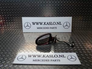 Gebruikte Buitenspiegel links Mercedes CLS (C219) 320 CDI 24V Prijs € 100,00 Margeregeling aangeboden door kaslo auto parts