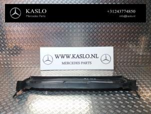 Gebruikte Frontpaneel Mercedes ML II (164/4JG) 3.0 ML-280 CDI 4-Matic V6 24V Prijs op aanvraag aangeboden door kaslo auto parts
