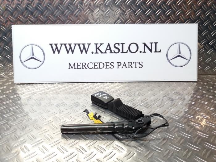 Veiligheidsgordel Insteek rechts-voor van een Mercedes-Benz ML II (164/4JG) 3.5 350 4-Matic V6 24V 2006