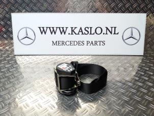 Gebruikte Gordelspanner links Mercedes B (W245,242) 1.5 B-150 16V Prijs op aanvraag aangeboden door kaslo auto parts