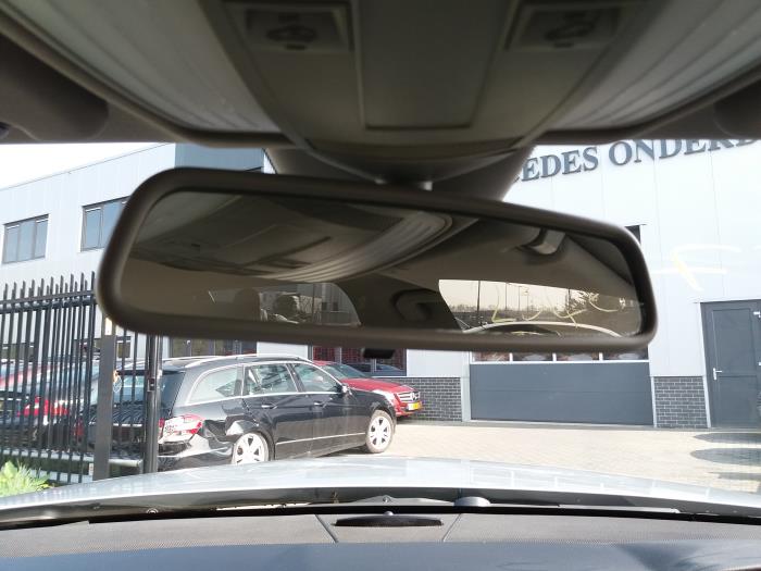Binnenspiegel van een Mercedes-Benz E Estate (S212) E-250 CGI 16V BlueEfficiency 2010