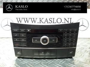 Gebruikte Radiobedienings paneel Mercedes E Estate (S212) E-250 CGI 16V BlueEfficiency Prijs € 150,00 Margeregeling aangeboden door kaslo auto parts
