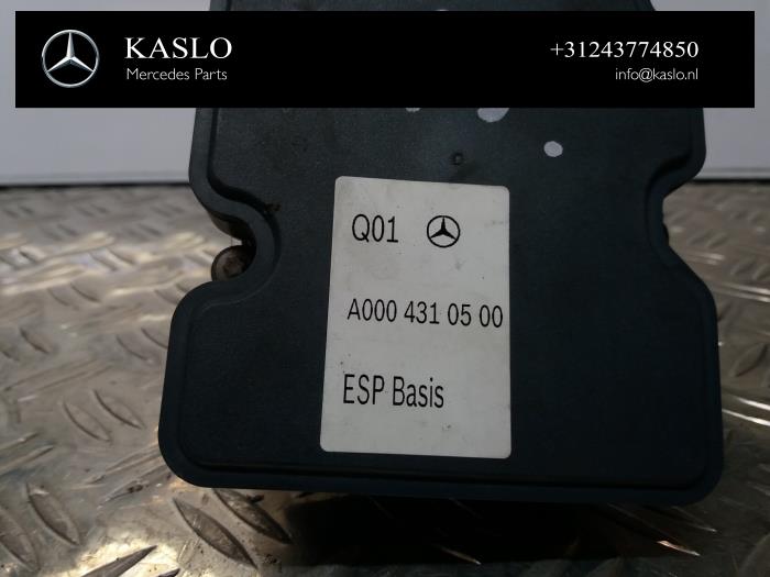 ABS Pomp van een Mercedes-Benz A (W176) 1.5 A-180 CDI, A-180d 16V 2015