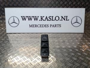 Gebruikte Combischakelaar ramen Mercedes A (W176) 1.5 A-180 CDI, A-180d 16V Prijs € 30,00 Margeregeling aangeboden door kaslo auto parts