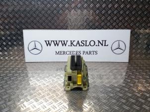 Gebruikte Selectiehendel automaat Mercedes C (W204) 1.8 C-200K 16V Prijs op aanvraag aangeboden door kaslo auto parts
