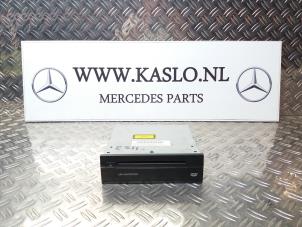 Gebruikte DVD Speler Mercedes E Combi (S211) 3.2 E-320 CDI 24V Prijs € 125,00 Margeregeling aangeboden door kaslo auto parts