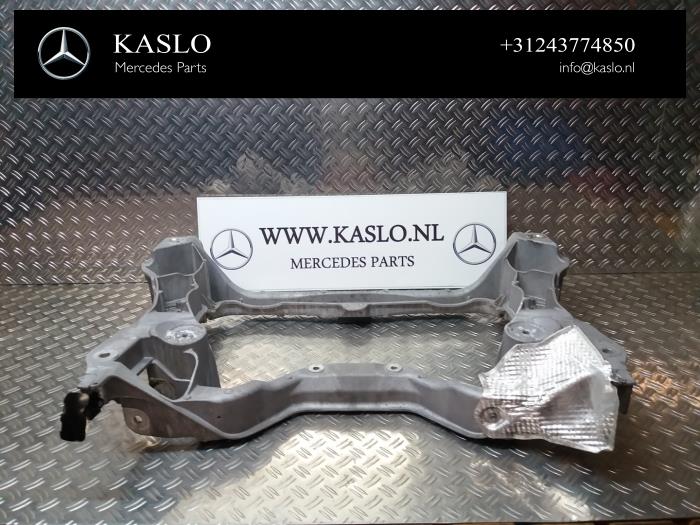 Subframe van een Mercedes-Benz C (W203)