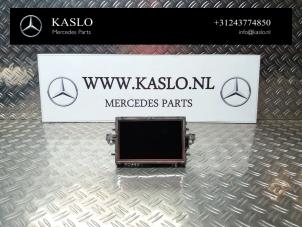 Gebruikte Display Interieur Mercedes E Estate (S212) E-350 CGI V6 24V BlueEfficiency Prijs € 100,00 Margeregeling aangeboden door kaslo auto parts