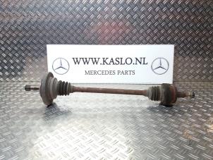 Gebruikte Aandrijfas rechts-achter Mercedes CLS (C219) 350 3.5 V6 18V Prijs op aanvraag aangeboden door kaslo auto parts