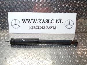 Gebruikte Schokbreker links-achter Mercedes CLS (C219) 350 3.5 V6 18V Prijs op aanvraag aangeboden door kaslo auto parts