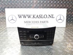 Gebruikte Radiobedienings paneel Mercedes E Estate (S212) E-250 CDI 16V BlueEfficiency Prijs € 100,00 Margeregeling aangeboden door kaslo auto parts