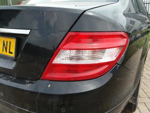 Gebruikte Achterlicht rechts Mercedes C (W204) 1.8 C-180 CGI 16V Prijs € 50,00 Margeregeling aangeboden door kaslo auto parts