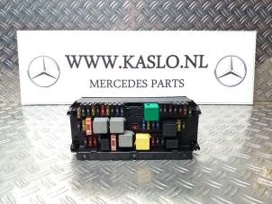 Gebruikte Zekeringkast Mercedes C (W204) 1.8 C-180 CGI 16V Prijs € 150,00 Margeregeling aangeboden door kaslo auto parts