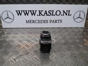 Gebruikte I-Drive knop Mercedes A (W176) 1.5 A-180 CDI, A-180d 16V Prijs € 20,00 Margeregeling aangeboden door kaslo auto parts