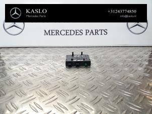Gebruikte Antenne (diversen) Mercedes CLS (C219) 500 5.0 V8 24V Prijs op aanvraag aangeboden door kaslo auto parts