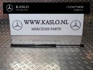 Gebruikte Kofferdekseldemper links-achter Mercedes E (W212) E-220 CDI 16V BlueEfficiency Prijs op aanvraag aangeboden door kaslo auto parts