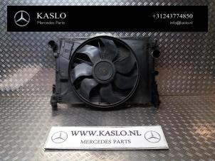 Gebruikte Radiateur Mercedes C (W204) 1.6 C-180K 16V BlueEfficiency Prijs € 150,00 Margeregeling aangeboden door kaslo auto parts