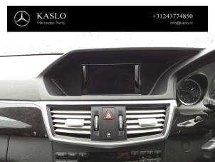 Gebruikte Display Interieur Mercedes E Estate (S212) E-350 CDI V6 24V BlueEfficiency Prijs op aanvraag aangeboden door kaslo auto parts