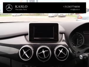Gebruikte Display Interieur Mercedes B (W246) 1.8 B-200 CDI BlueEFFICIENCY 16V Prijs € 50,00 Margeregeling aangeboden door kaslo auto parts