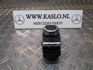 Gebruikte I-Drive knop Mercedes B (W246,242) 1.8 B-200 CDI BlueEFFICIENCY 16V Prijs € 20,00 Margeregeling aangeboden door kaslo auto parts