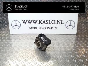 Gebruikte Gasklephuis Mercedes E (W211) 2.2 E-220 CDI 16V Prijs € 75,00 Margeregeling aangeboden door kaslo auto parts