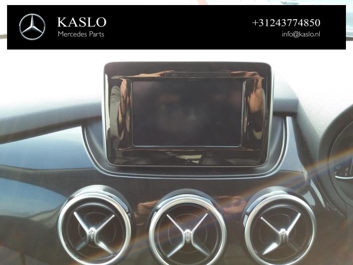 Gebruikte Display Interieur Mercedes B (W246/W242) 1.8 B-200 CDI BlueEFFICIENCY 16V Prijs € 50,00 Margeregeling aangeboden door kaslo auto parts