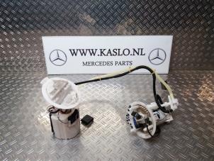 Gebruikte Benzinepomp Mercedes C (W204) 1.8 C-180 CGI 16V Prijs € 100,00 Margeregeling aangeboden door kaslo auto parts