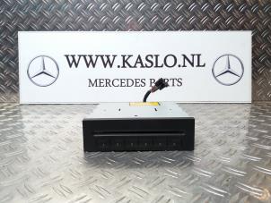 Gebruikte CD Wisselaar Mercedes B (W245,242) Prijs op aanvraag aangeboden door kaslo auto parts