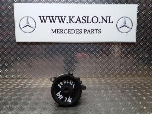 Gebruikte Stuurbekrachtiging Pomp Mercedes ML II (164/4JG) 3.0 ML-280 CDI 4-Matic V6 24V Prijs € 150,00 Margeregeling aangeboden door kaslo auto parts
