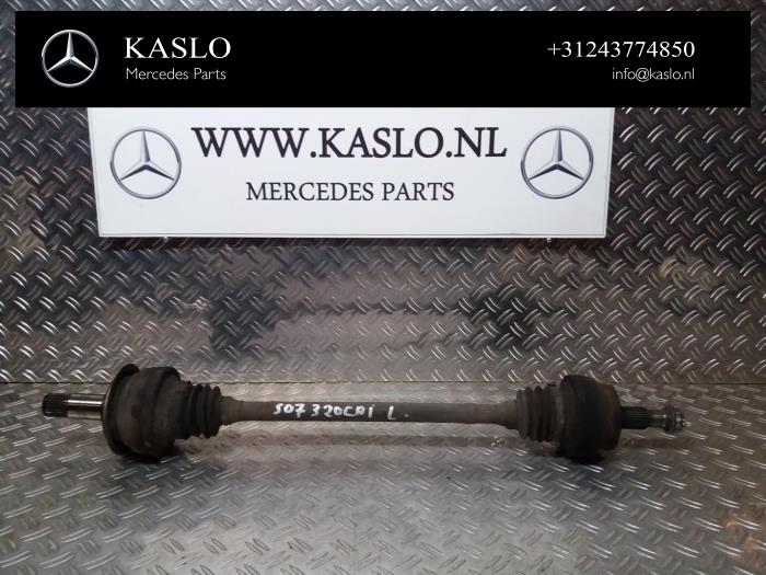 Gebruikte Aandrijfas links-achter Mercedes S (W221) 3.0 S-320 CDI 24V Prijs op aanvraag aangeboden door kaslo auto parts