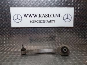 Gebruikte Triangel links-voor Mercedes SL (R230) 5.0 SL-500 V8 24V Prijs € 50,00 Margeregeling aangeboden door kaslo auto parts
