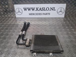 Gebruikte Oliekoeler Mercedes SL (R230) 5.0 SL-500 V8 24V Prijs op aanvraag aangeboden door kaslo auto parts