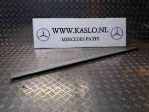 Gebruikte Deurlijst Mercedes B (W245,242) Prijs op aanvraag aangeboden door kaslo auto parts