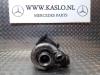 Turbo van een Mercedes-Benz S (W220) 3.2 S-320 CDI 24V 2001