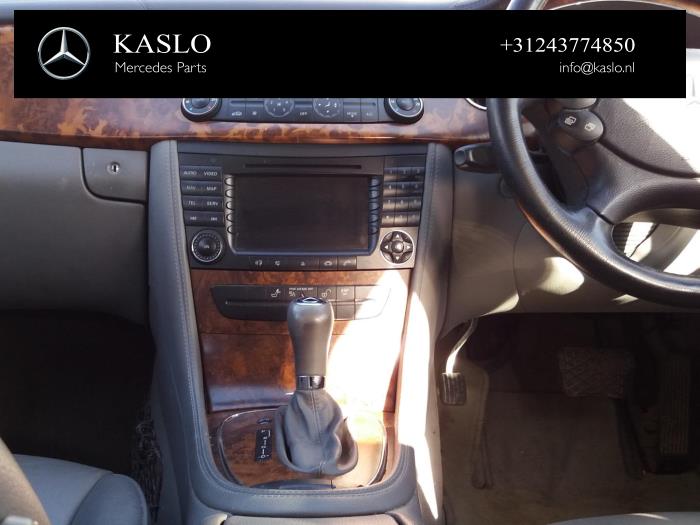 Gebruikte Display Interieur Mercedes CLS (C219) 350 3.5 V6 18V Prijs op aanvraag aangeboden door kaslo auto parts