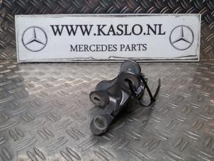 Gebruikte Scharnier deur links-voor Mercedes B (W246,242) Prijs € 50,00 Margeregeling aangeboden door kaslo auto parts