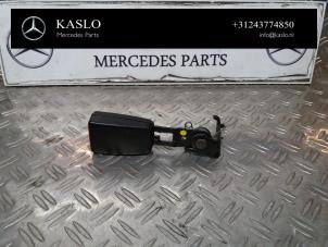 Gebruikte Veiligheidsgordel Insteek links-achter Mercedes ML II (164/4JG) 3.0 ML-320 CDI 4-Matic V6 24V Prijs € 25,00 Margeregeling aangeboden door kaslo auto parts