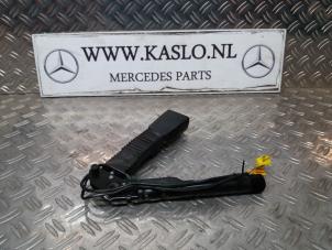 Gebruikte Veiligheidsgordel Insteek rechts-voor Mercedes ML II (164/4JG) 3.0 ML-320 CDI 4-Matic V6 24V Prijs € 50,00 Margeregeling aangeboden door kaslo auto parts