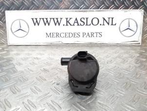 Gebruikte Watercirculatiepomp Mercedes SLK (R171) 1.8 200 K 16V Prijs op aanvraag aangeboden door kaslo auto parts