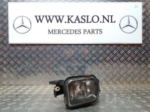 Gebruikte Mistlamp links-voor Mercedes SLK (R171) 1.8 200 K 16V Prijs op aanvraag aangeboden door kaslo auto parts