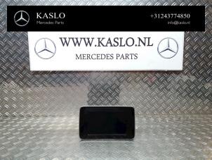 Gebruikte Display Interieur Mercedes C (W205) C-220 2.2 CDI BlueTEC, C-220 d 16V Prijs € 50,00 Margeregeling aangeboden door kaslo auto parts