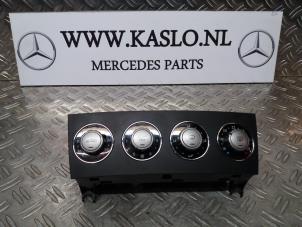 Gebruikte Kachel Bedieningspaneel Mercedes SLK (R171) 1.8 200 K 16V Prijs € 100,00 Margeregeling aangeboden door kaslo auto parts