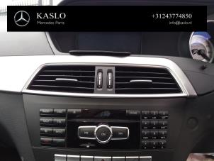 Gebruikte Display Interieur Mercedes C (C204) 2.2 C-250 CDI 16V BlueEfficiency Prijs € 100,00 Margeregeling aangeboden door kaslo auto parts